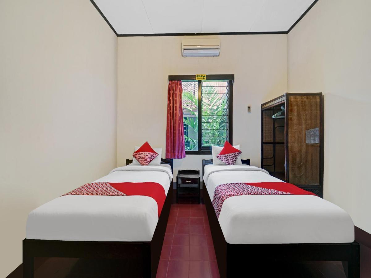 โอโย 90676 โอริซ่า โฮเทล Hotel ยอกยาการ์ตา ภายนอก รูปภาพ
