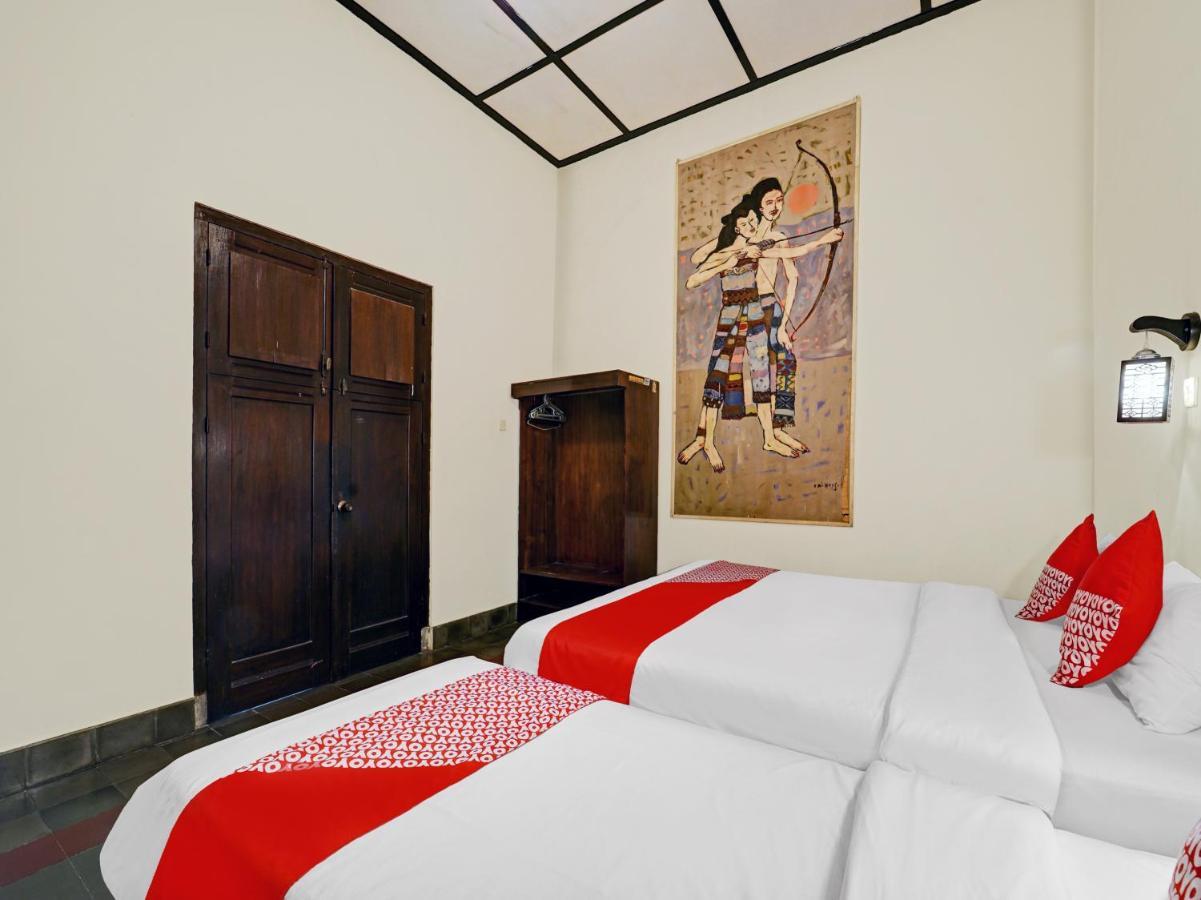 โอโย 90676 โอริซ่า โฮเทล Hotel ยอกยาการ์ตา ภายนอก รูปภาพ